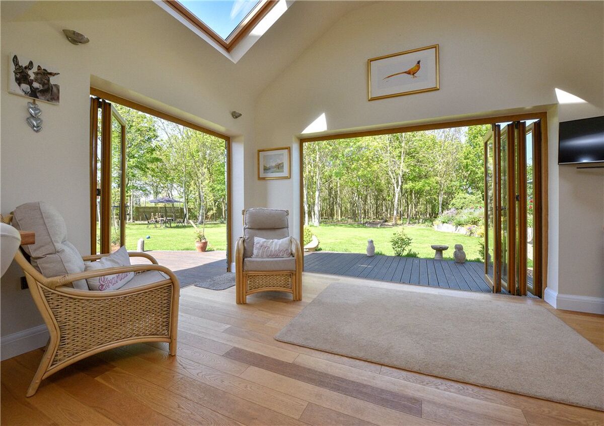 house for sale in Worcester Road, Drakes Broughton, Pershore, Worcestershire, WR10 WRC190117