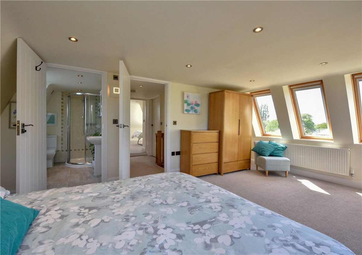 house for sale in Worcester Road, Drakes Broughton, Pershore