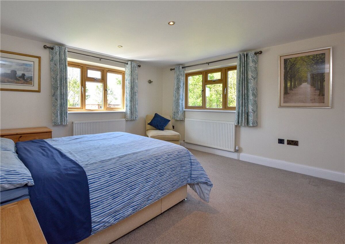 house for sale in Worcester Road, Drakes Broughton, Pershore, Worcestershire, WR10 WRC190117