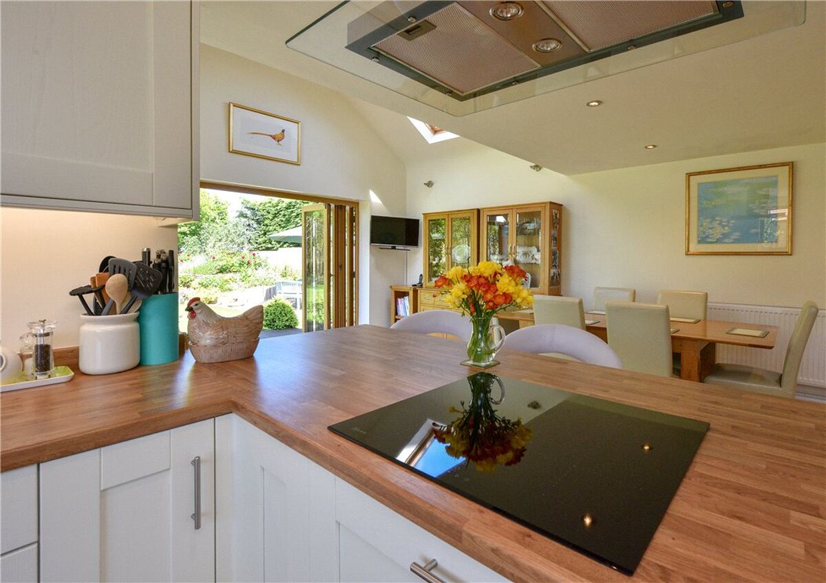 house for sale in Worcester Road, Drakes Broughton, Pershore, Worcestershire, WR10 WRC190117