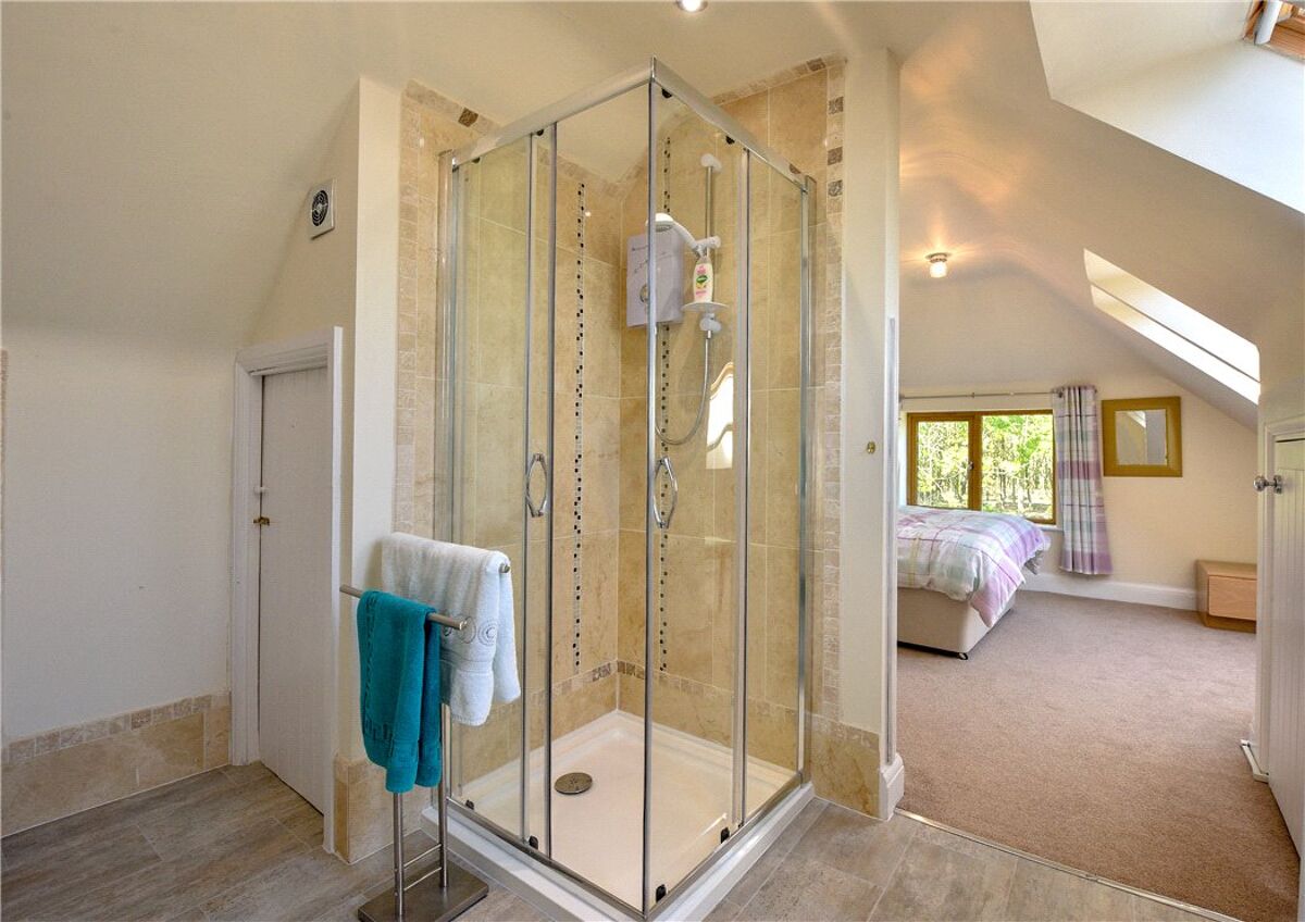 house for sale in Worcester Road, Drakes Broughton, Pershore, Worcestershire, WR10 WRC190117