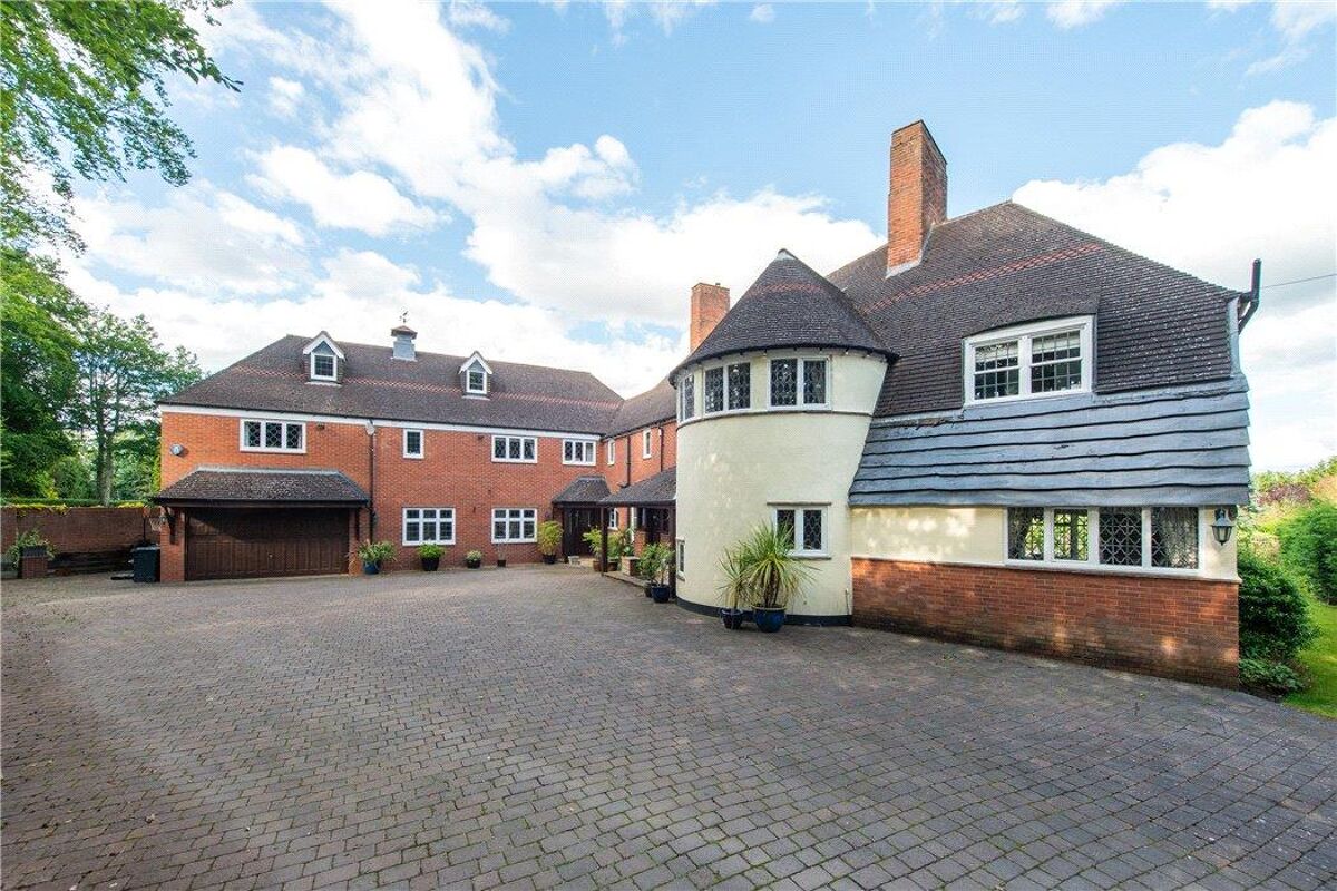 house for sale in Quarry Park Road, Pedmore, Stourbridge , DY8 WRC190165 Knight Frank house for sale in Quarry Park Road, Pedmore, Stourbridge , DY8 WRC190165 Knight Frank