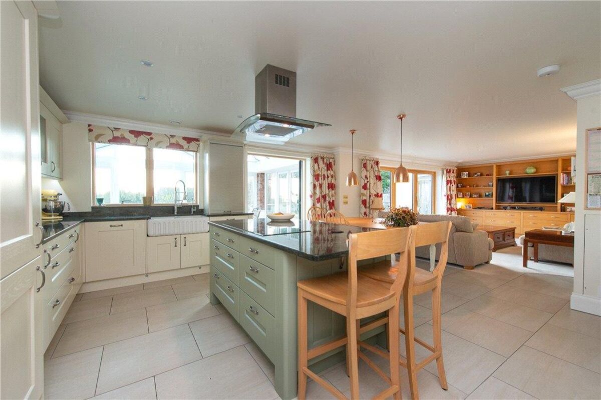 house for sale in Peachfield Road, Malvern, Worcestershire, WR14