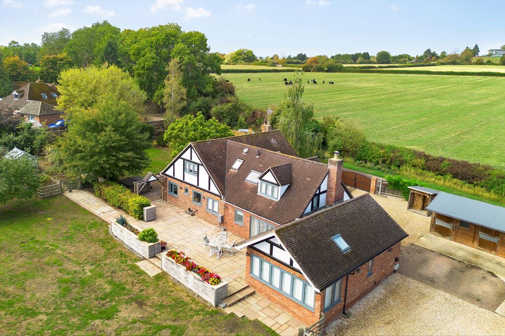 Image of Lincoln Green Lane, Tewkesbury, Gloucestershire GL20