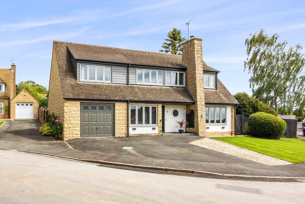 Image of Ratcliff Lawns, Southam, Cheltenham, Gloucestershire GL52