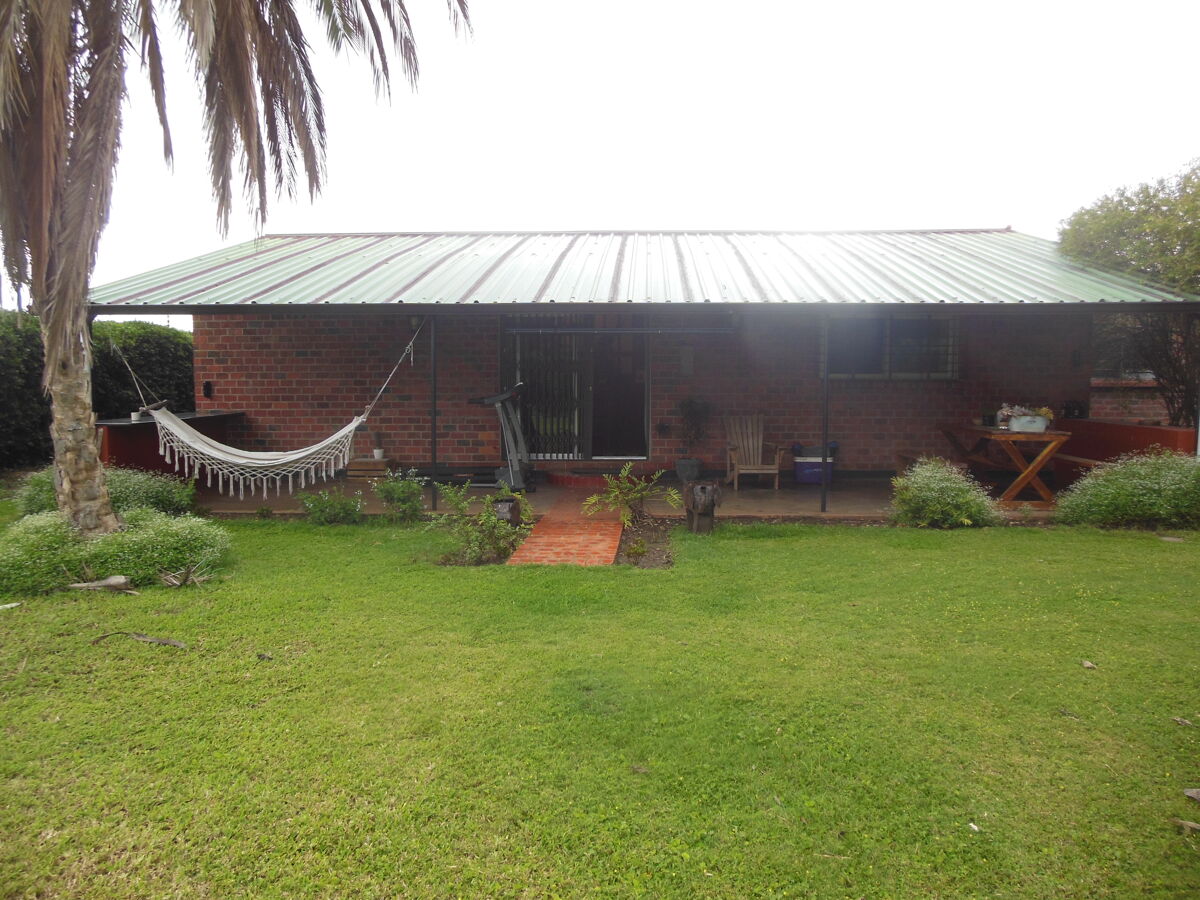 House for sale in Acacia Drive, Eureka Park Lilayi, Lusaka ZM949