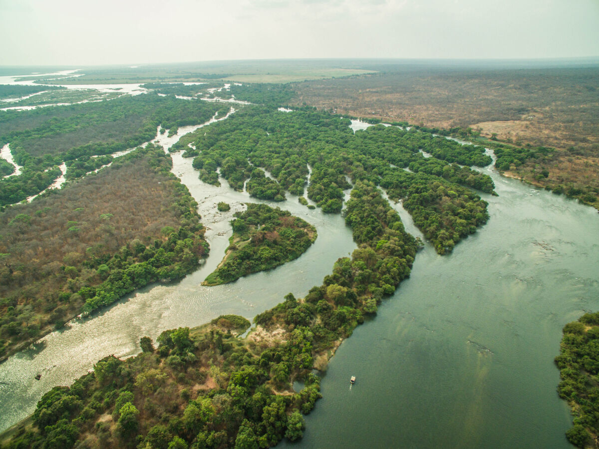 House for sale in Livingstone Islands, near Kazangula ZM964 Knight